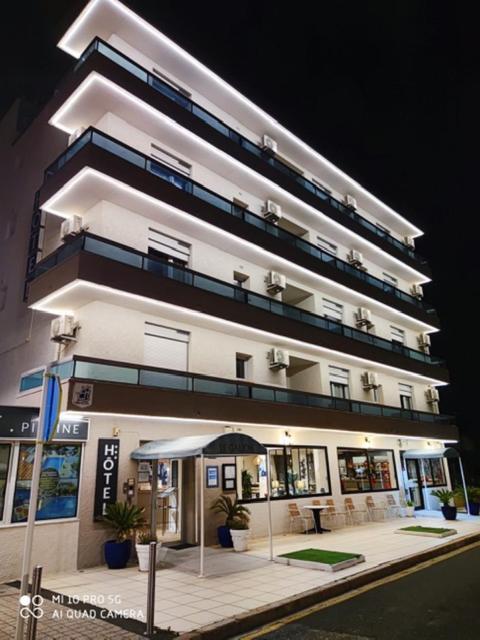 Le Galion Hotel Et Restaurant Canet Plage - Logis Exterior photo